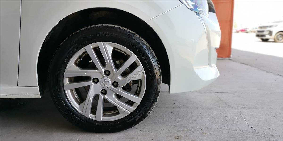 PEUGEOT 208 STYLE PURETECH 75 1.2 - Imagen 20