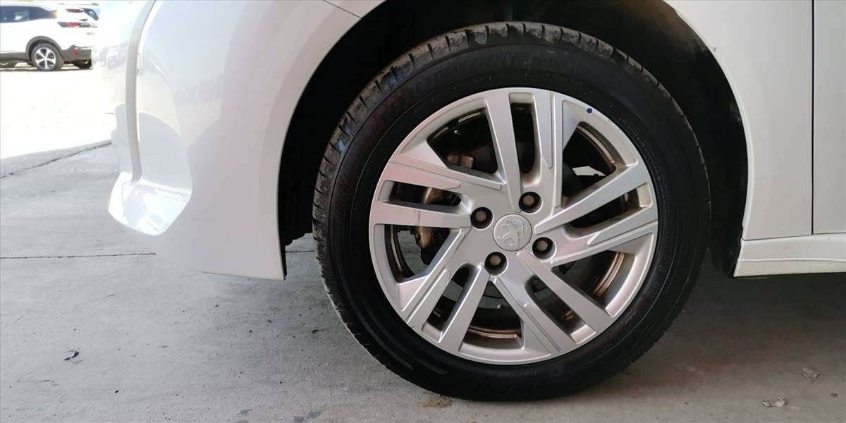 PEUGEOT 208 STYLE PURETECH 75 1.2 - Imagen 21