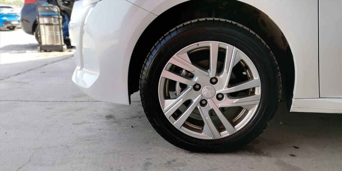 PEUGEOT 208 STYLE PURETECH 75 1.2 - Imagen 18