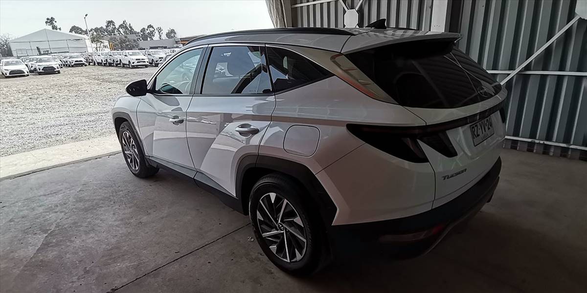 HYUNDAI TUCSON NX4 2.0 AUT - Imagen 10