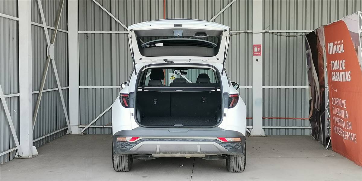 HYUNDAI TUCSON NX4 2.0 AUT - Imagen 13