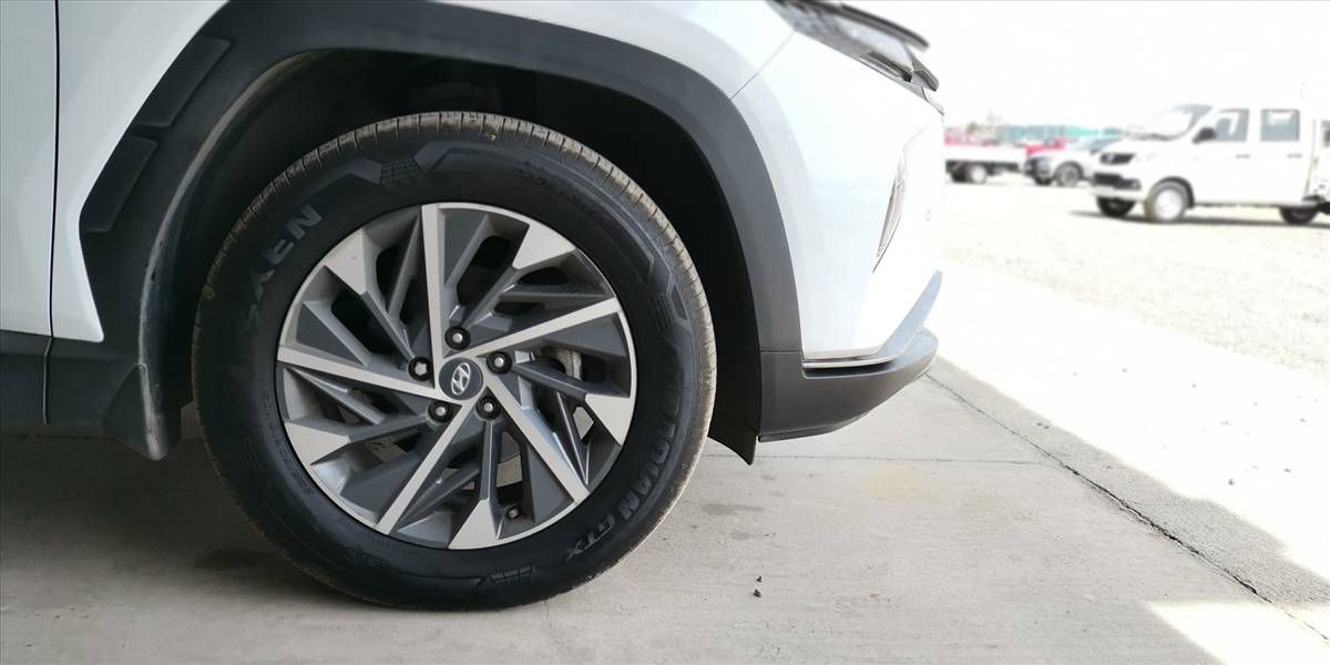 HYUNDAI TUCSON NX4 2.0 AUT - Imagen 17