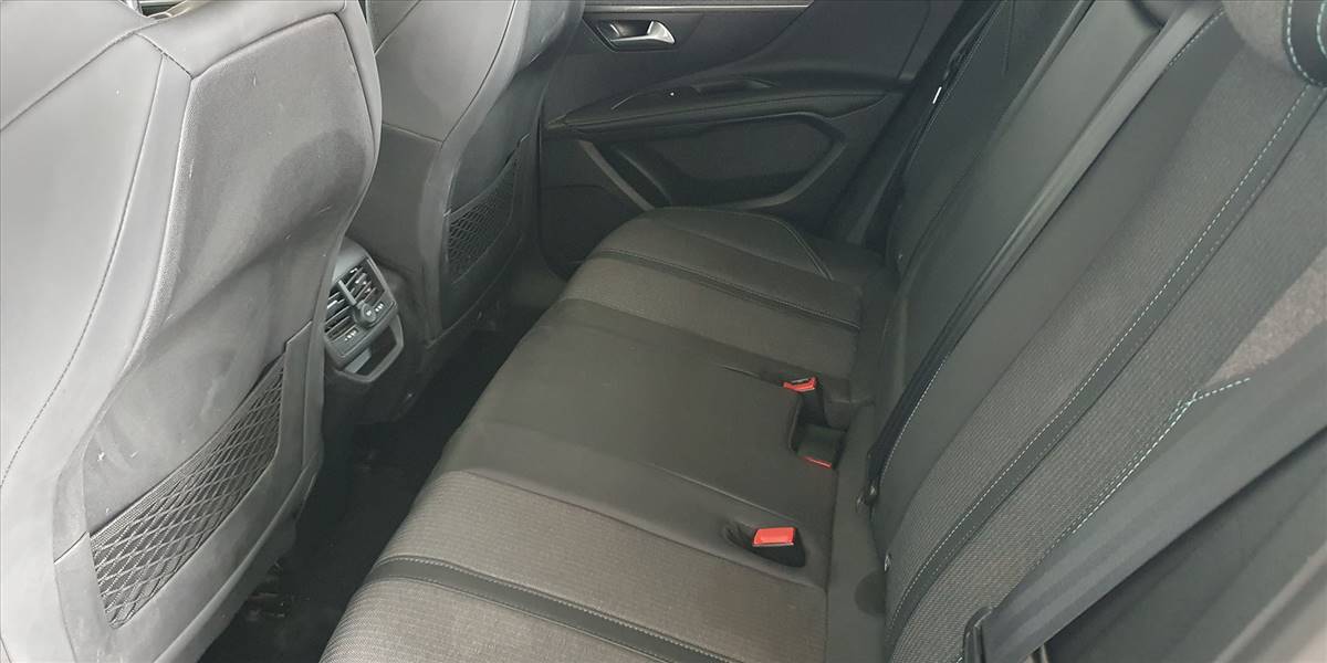 PEUGEOT 3008 BLUE HDI 130 EAT8 1.5 AUT - Imagen 26