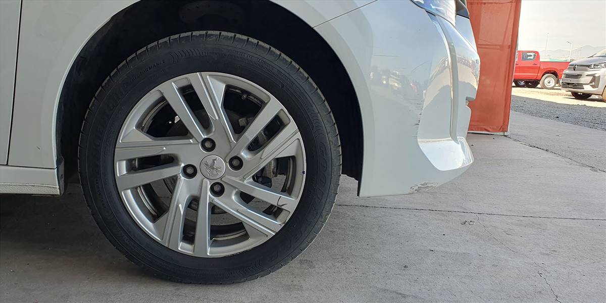 PEUGEOT 208 STYLE PURETECH 75 1.2 - Imagen 20