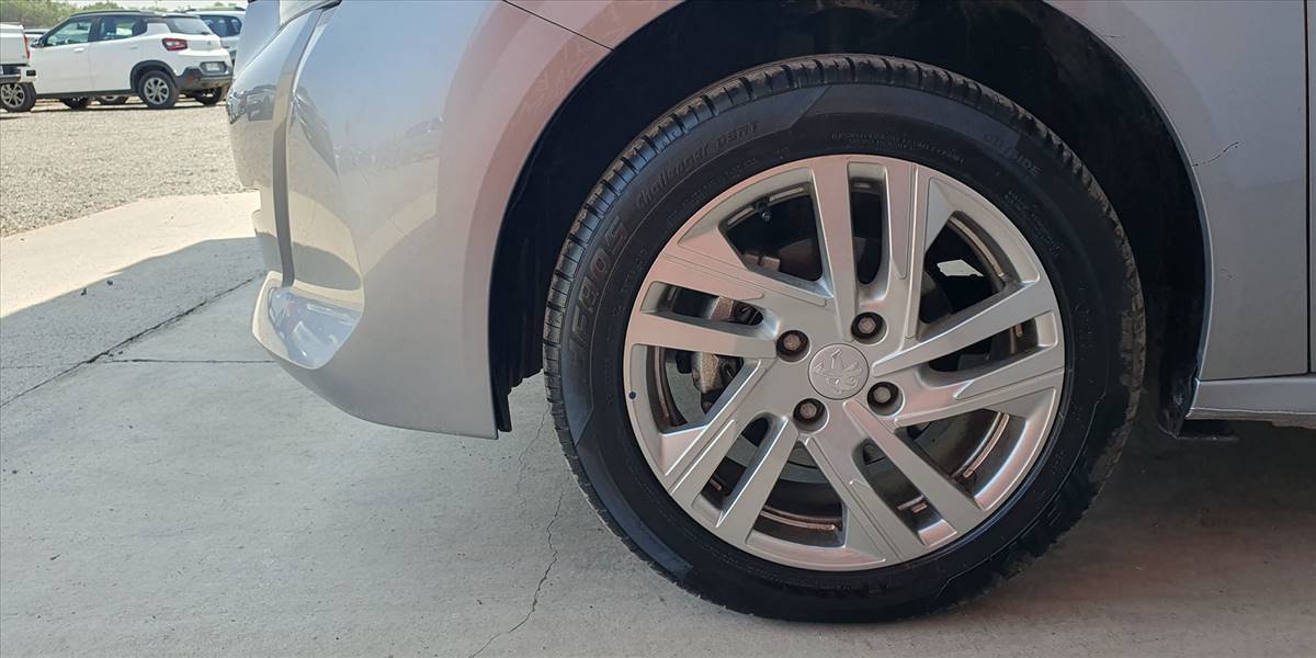 PEUGEOT 208 STYLE PURETECH 75 1.2 - Imagen 18