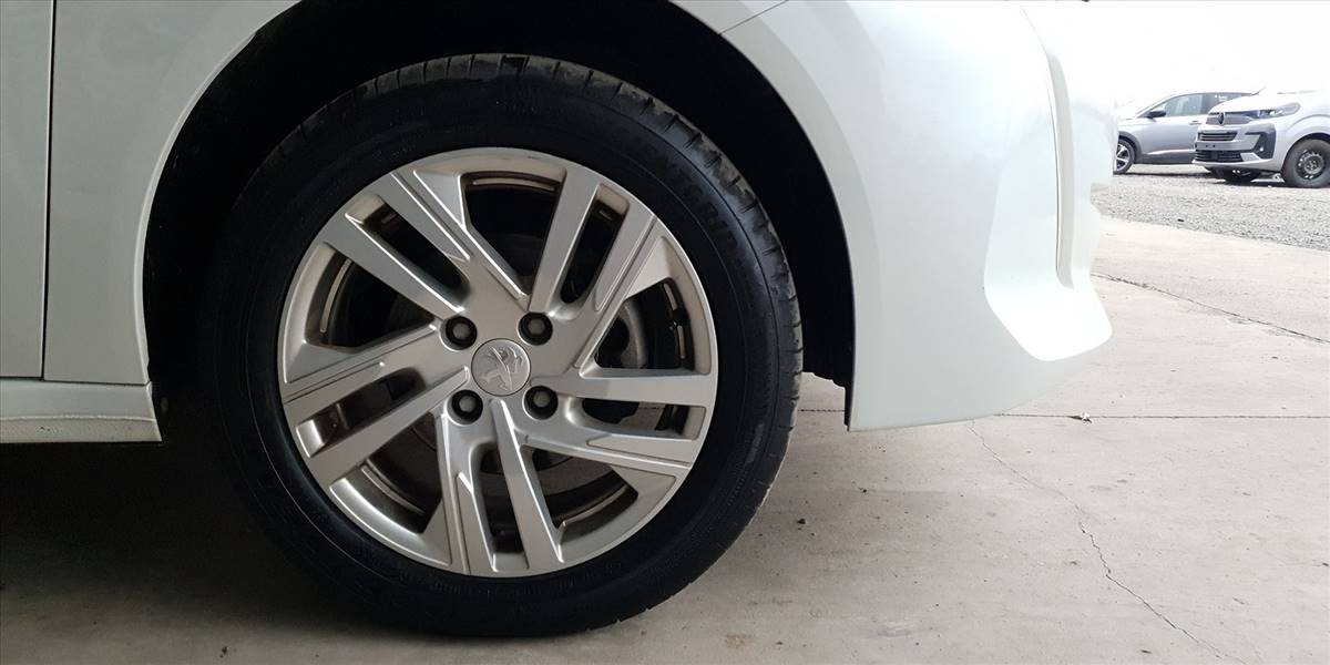 PEUGEOT 208 STYLE PURETECH 75 1.2 - Imagen 17