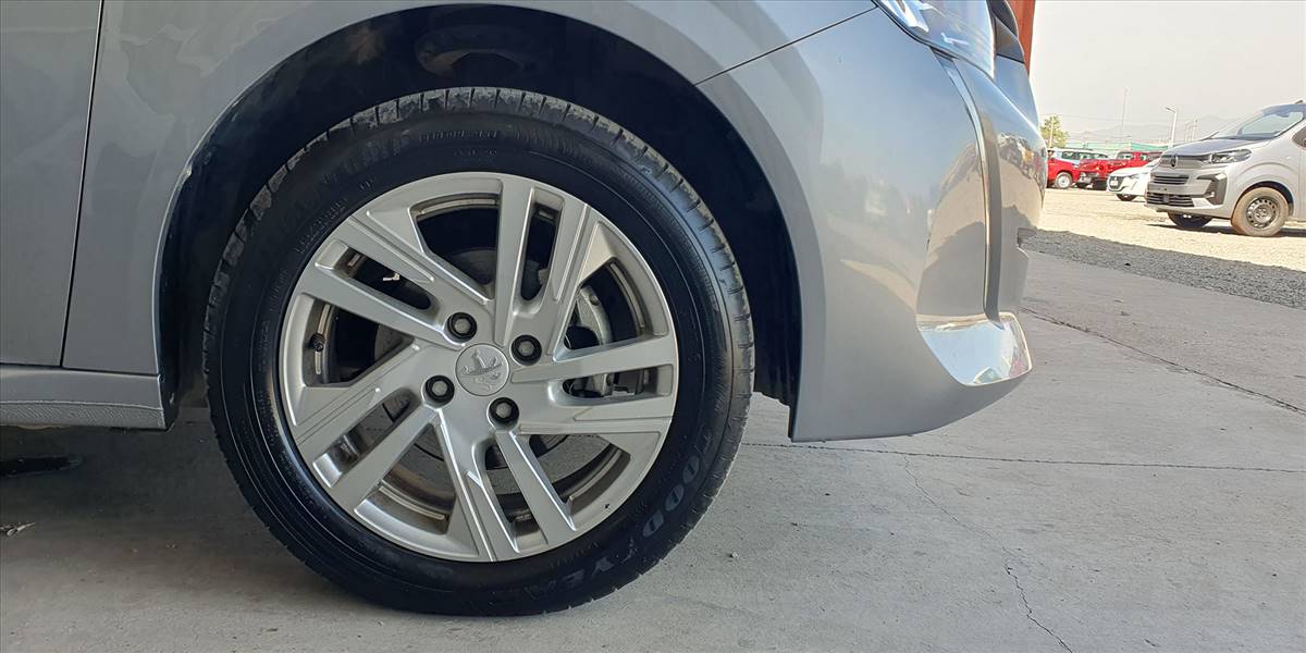 PEUGEOT 208 STYLE PURETECH 75 1.2 - Imagen 20