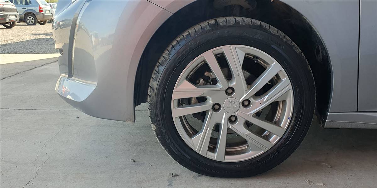 PEUGEOT 208 STYLE PURETECH 75 1.2 - Imagen 21