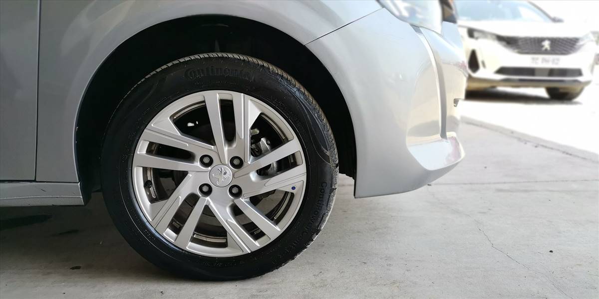 PEUGEOT 208 STYLE PURETECH 75 1.2 - Imagen 17