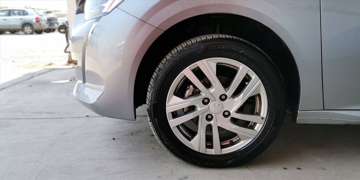 PEUGEOT 208 STYLE PURETECH 75 1.2 - Imagen 18