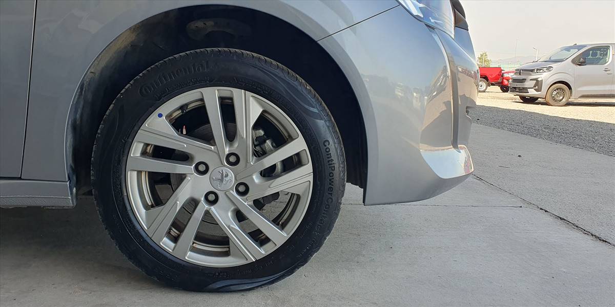 PEUGEOT 208 STYLE PURETECH 75 1.2 - Imagen 20