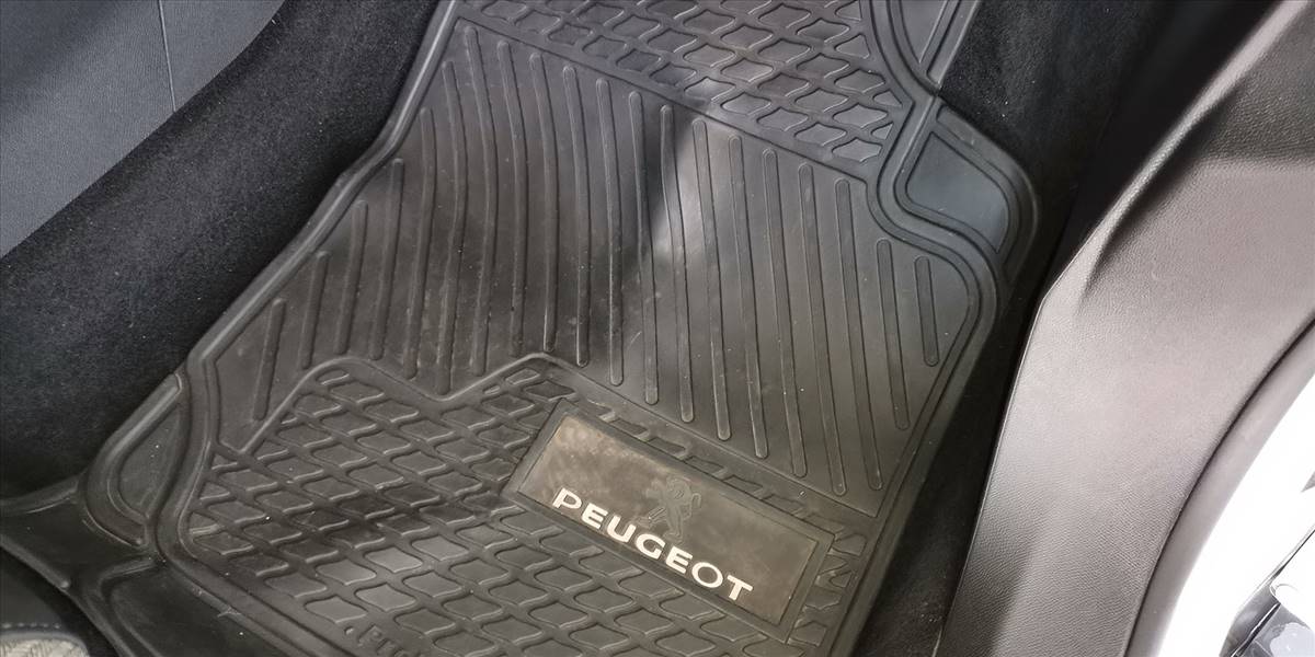 PEUGEOT 3008 BLUE HDI 130 EAT8 1.5 AUT - Imagen 30