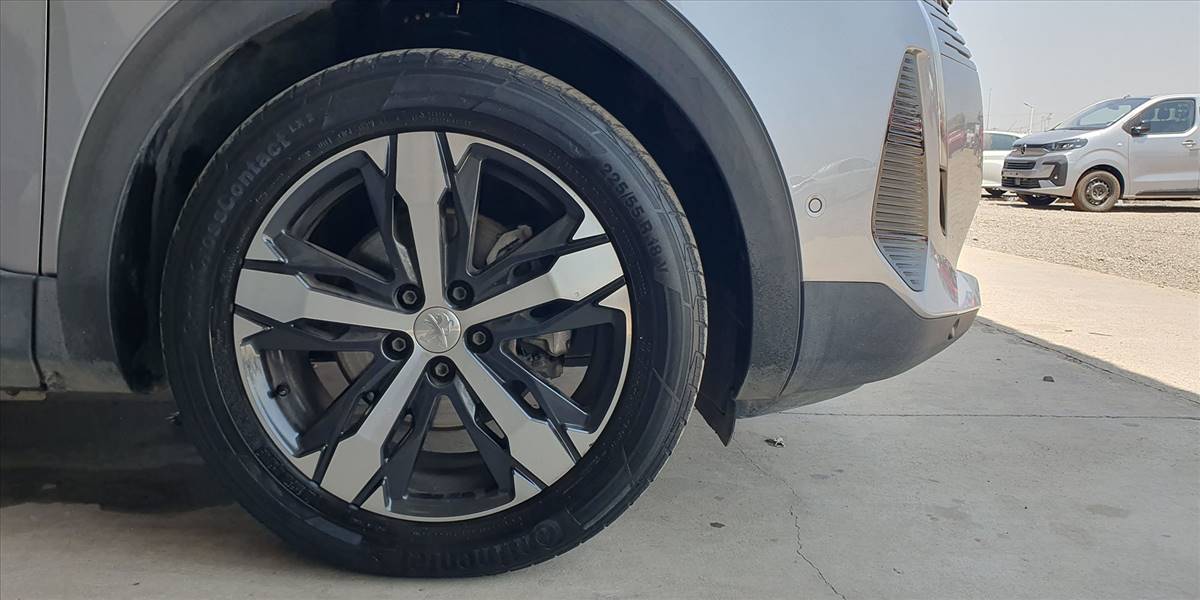 PEUGEOT 3008 BLUE HDI 130 EAT8 1.5 AUT - Imagen 17