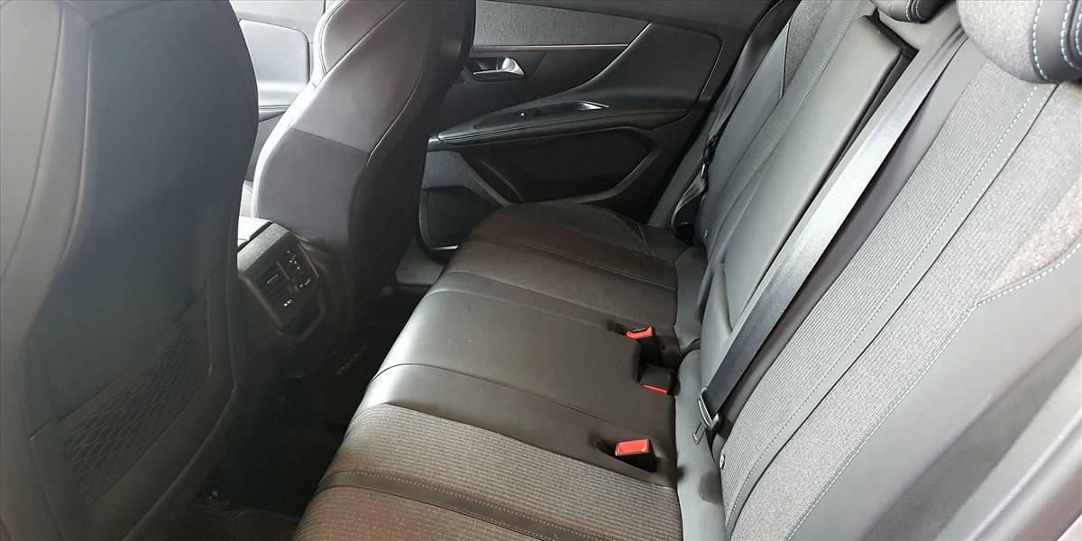 PEUGEOT 3008 BLUE HDI 130 EAT8 1.5 AUT - Imagen 25