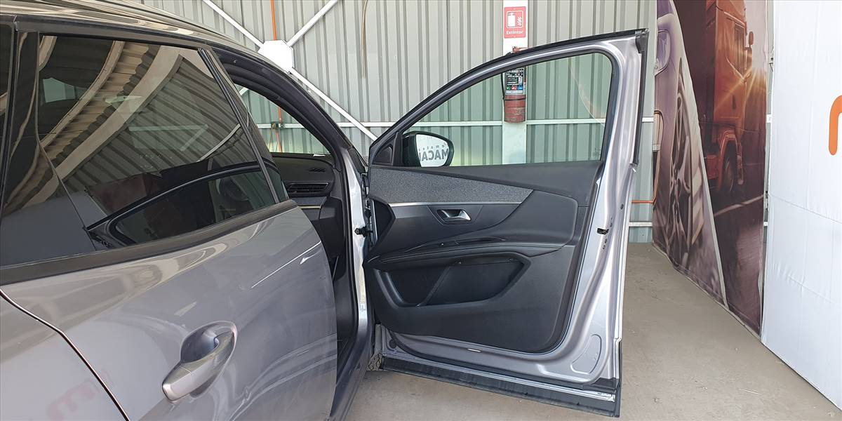 PEUGEOT 3008 BLUE HDI 130 EAT8 1.5 AUT - Imagen 27