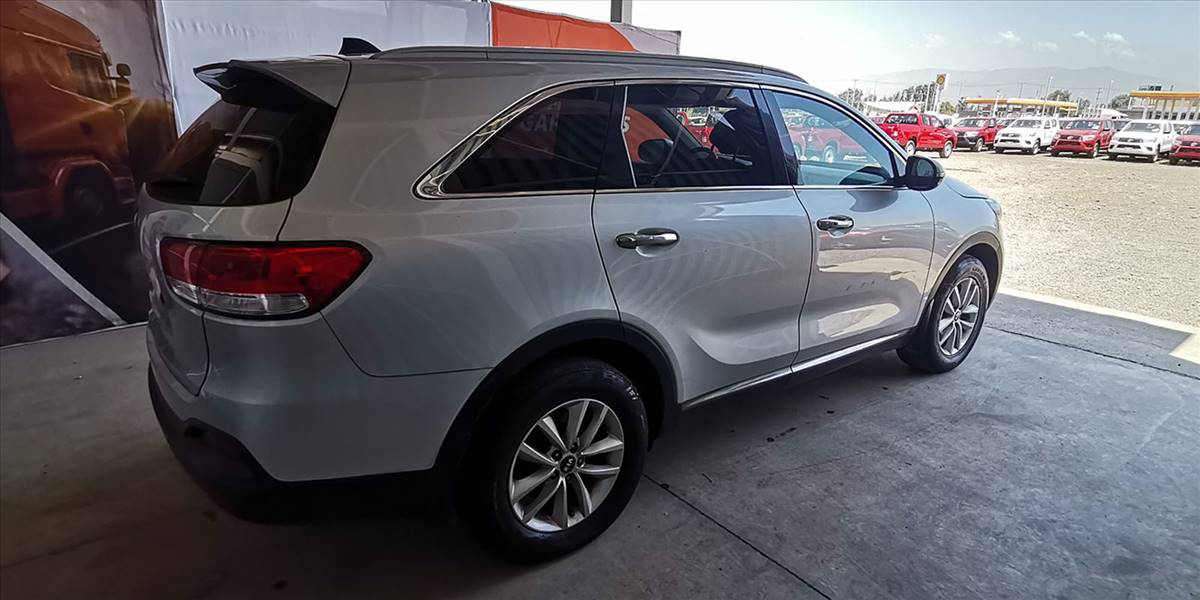 KIA MOTORS SORENTO EX 2.4 - Imagen 28