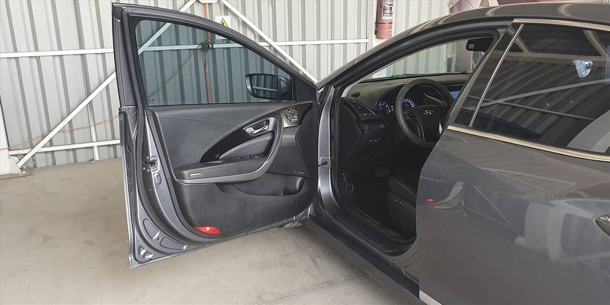HYUNDAI AZERA HG GLS 3.0 AUT - Imagen 29