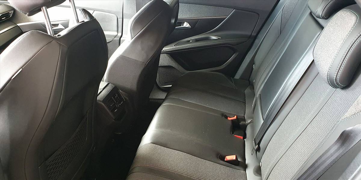 PEUGEOT 3008 BLUE HDI 130 EAT8 1.5 AUT - Imagen 51