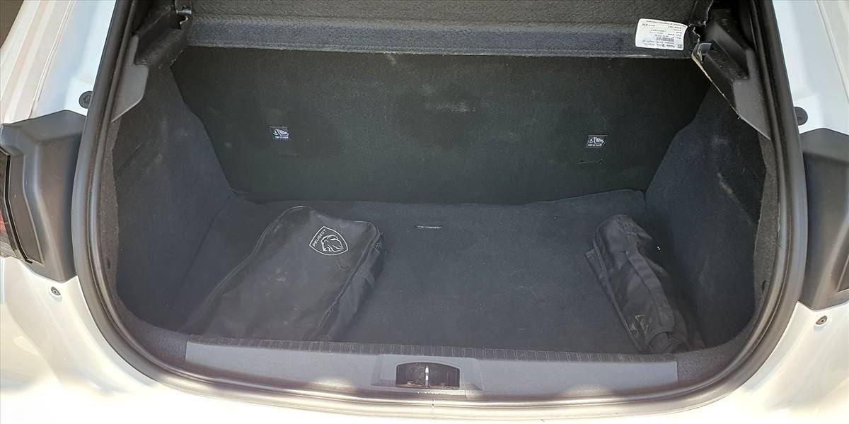 PEUGEOT 208 STYLE PURETECH 75 1.2 - Imagen 17