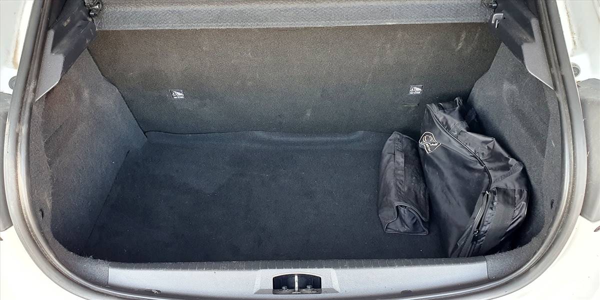 PEUGEOT 208 STYLE PURETECH 75 1.2 - Imagen 17