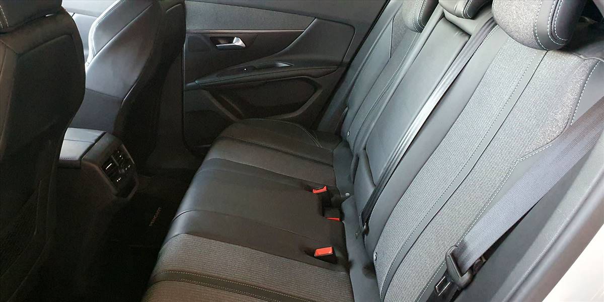 PEUGEOT 3008 BLUE HDI 130 EAT8 1.5 AUT - Imagen 29
