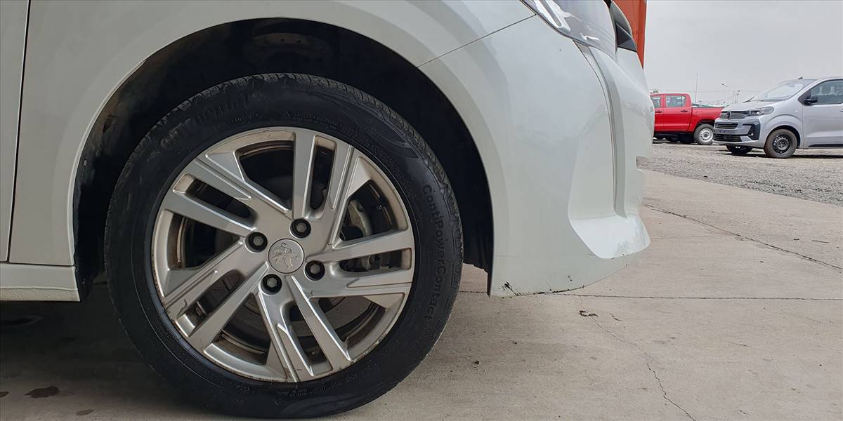 PEUGEOT 208 PURETECH 75 MT 1.2 - Imagen 39