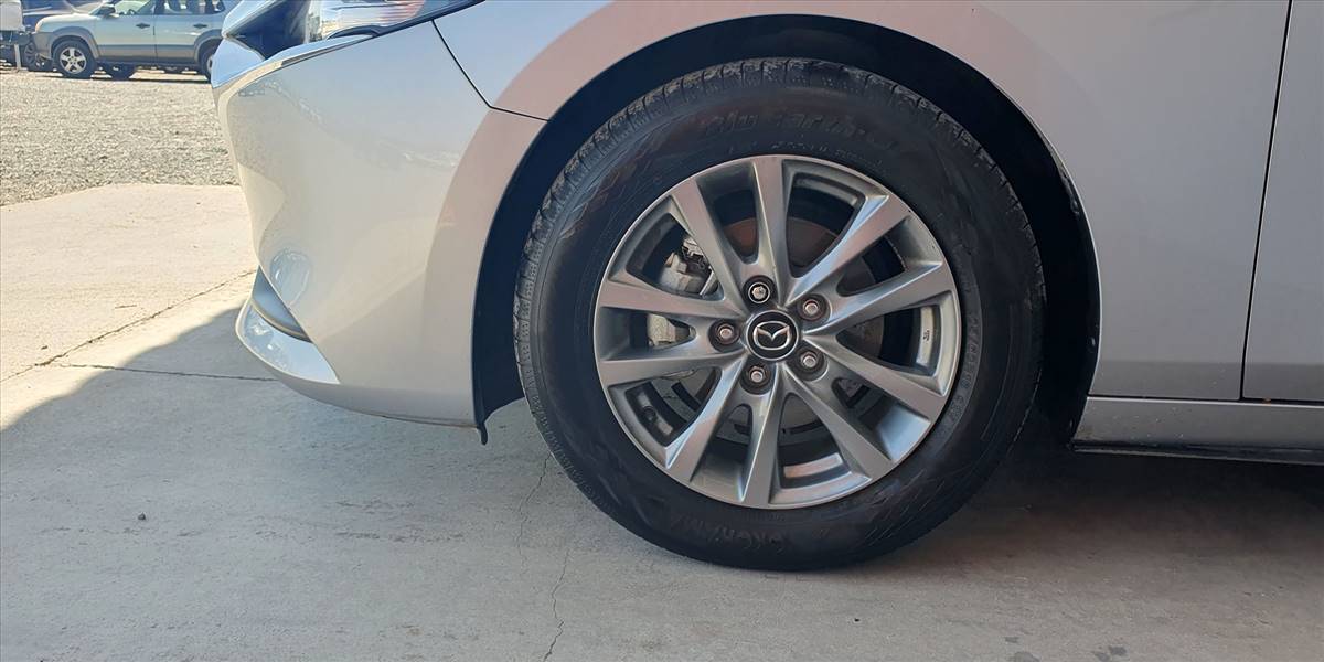 MAZDA NEW 3 2.0 - Imagen 17