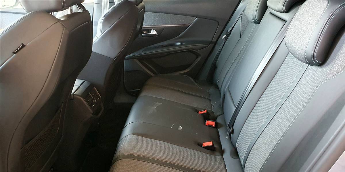 PEUGEOT 3008 BLUE HDI 130 EAT8 1.5 AUT - Imagen 29