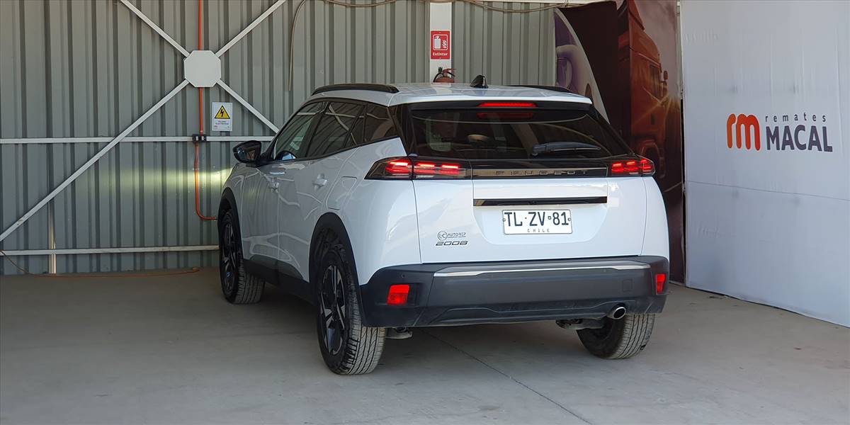 PEUGEOT 2008 BLUE HDI 130 EAT8 1.5 AUT - Imagen 5