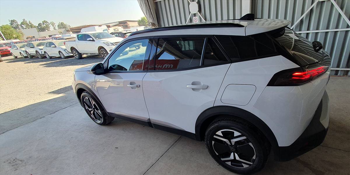 PEUGEOT 2008 BLUE HDI 130 EAT8 1.5 AUT - Imagen 10