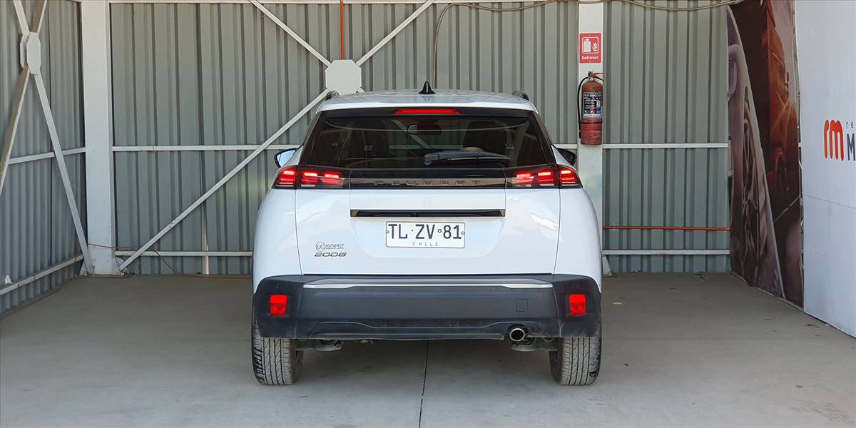 PEUGEOT 2008 BLUE HDI 130 EAT8 1.5 AUT - Imagen 12