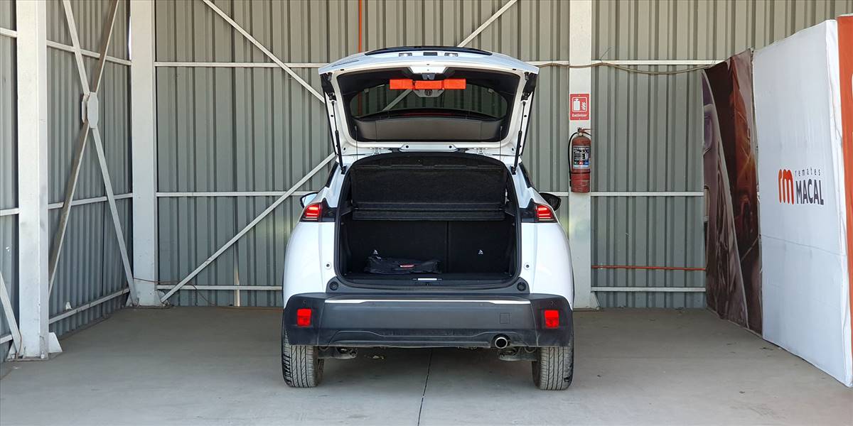 PEUGEOT 2008 BLUE HDI 130 EAT8 1.5 AUT - Imagen 13