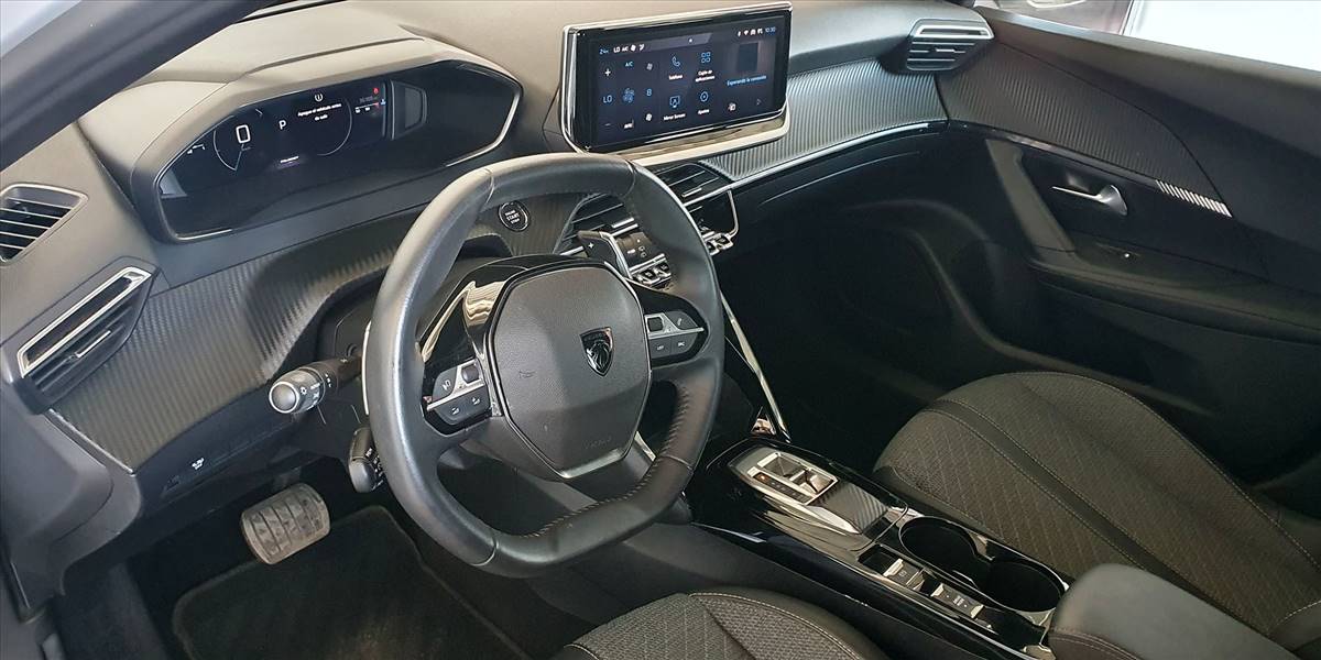 PEUGEOT 2008 BLUE HDI 130 EAT8 1.5 AUT - Imagen 21