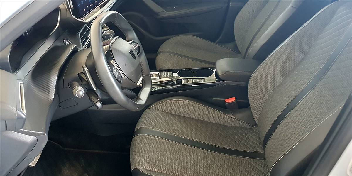 PEUGEOT 2008 BLUE HDI 130 EAT8 1.5 AUT - Imagen 25