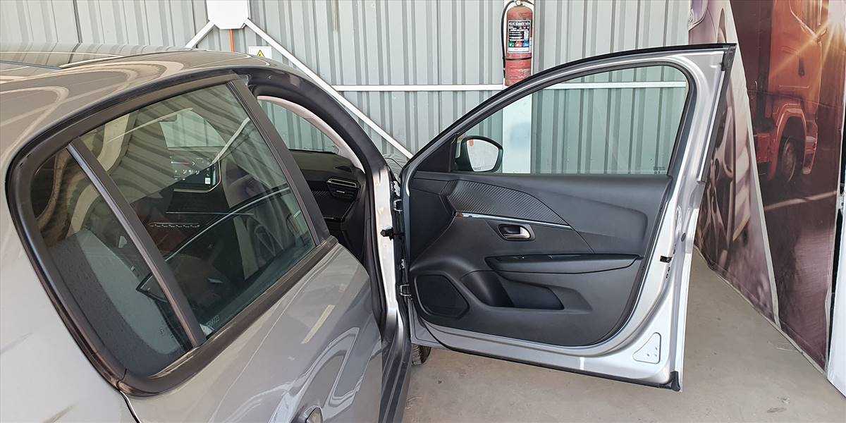 PEUGEOT 208 PURETECH 75 MT 1.2 - Imagen 32
