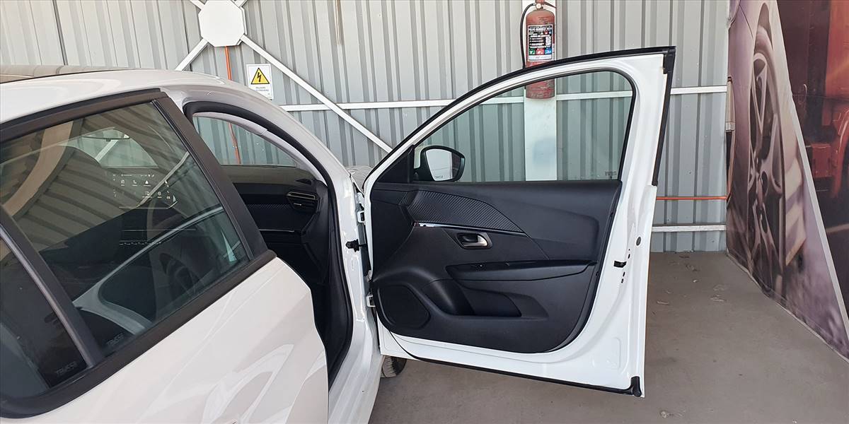 PEUGEOT 208 PURETECH 75 MT 1.2 - Imagen 32