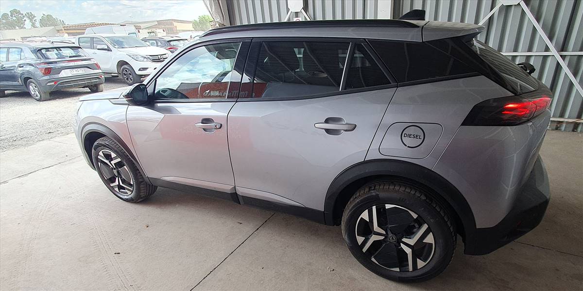 PEUGEOT 2008 BLUE HDI 130 EAT8 1.5 AUT - Imagen 10