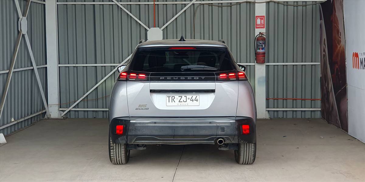 PEUGEOT 2008 BLUE HDI 130 EAT8 1.5 AUT - Imagen 12