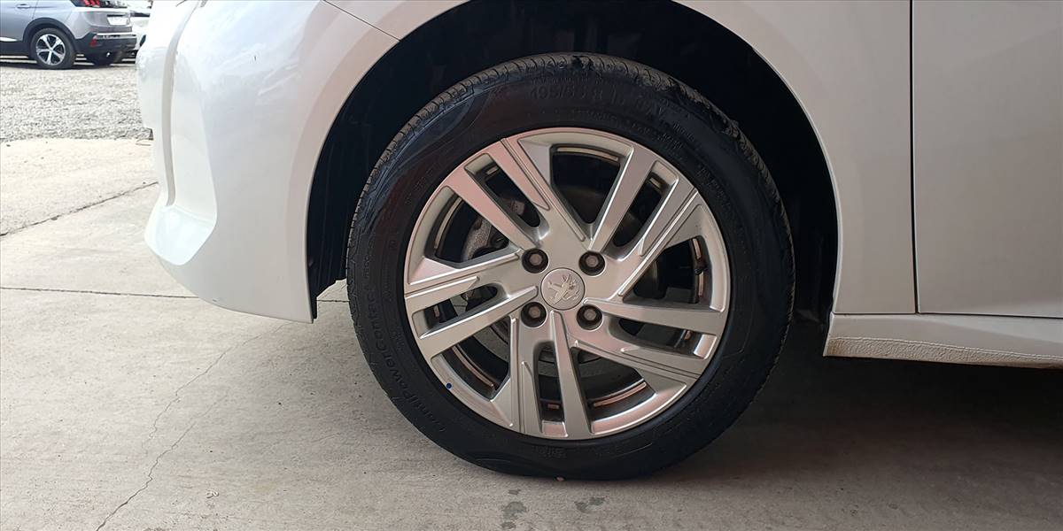 PEUGEOT 208 PURETECH 75 MT 1.2 - Imagen 18