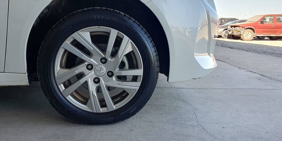 PEUGEOT 208 PURETECH 75 MT 1.2 - Imagen 17