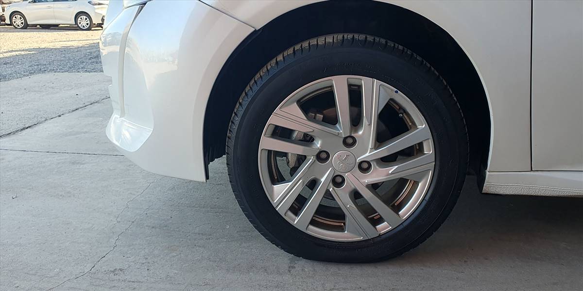 PEUGEOT 208 PURETECH 75 MT 1.2 - Imagen 18