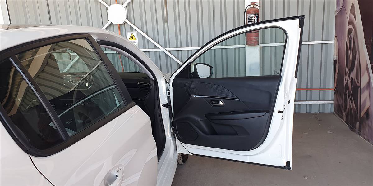 PEUGEOT 208 PURETECH 75 MT 1.2 - Imagen 29
