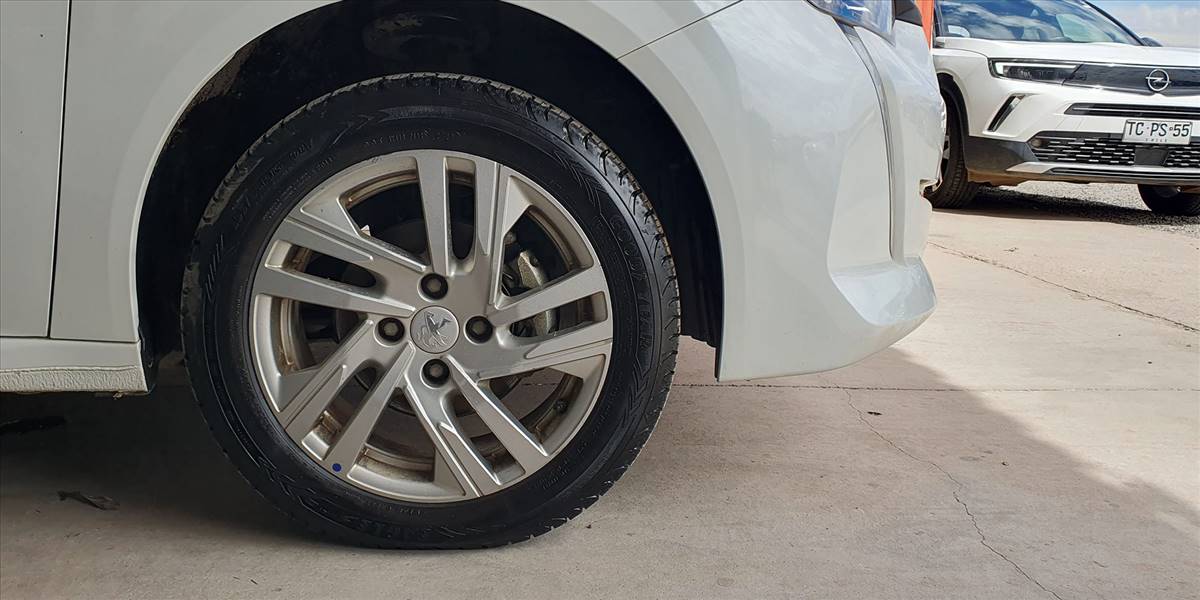 PEUGEOT 208 PURETECH 75 MT 1.2 - Imagen 17