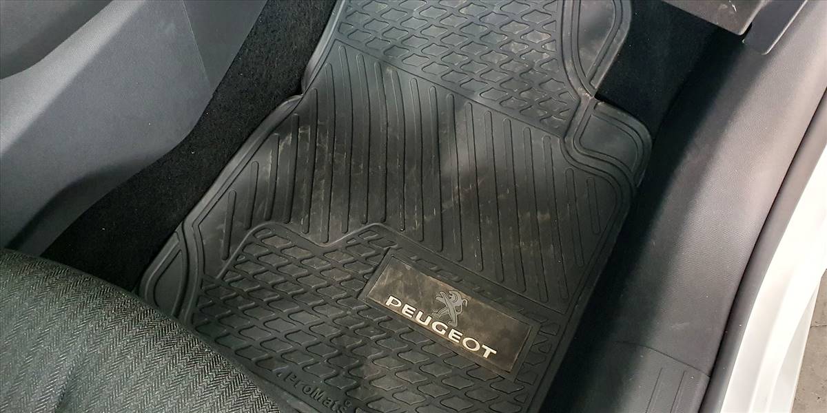 PEUGEOT 208 PURETECH 75 MT 1.2 - Imagen 37