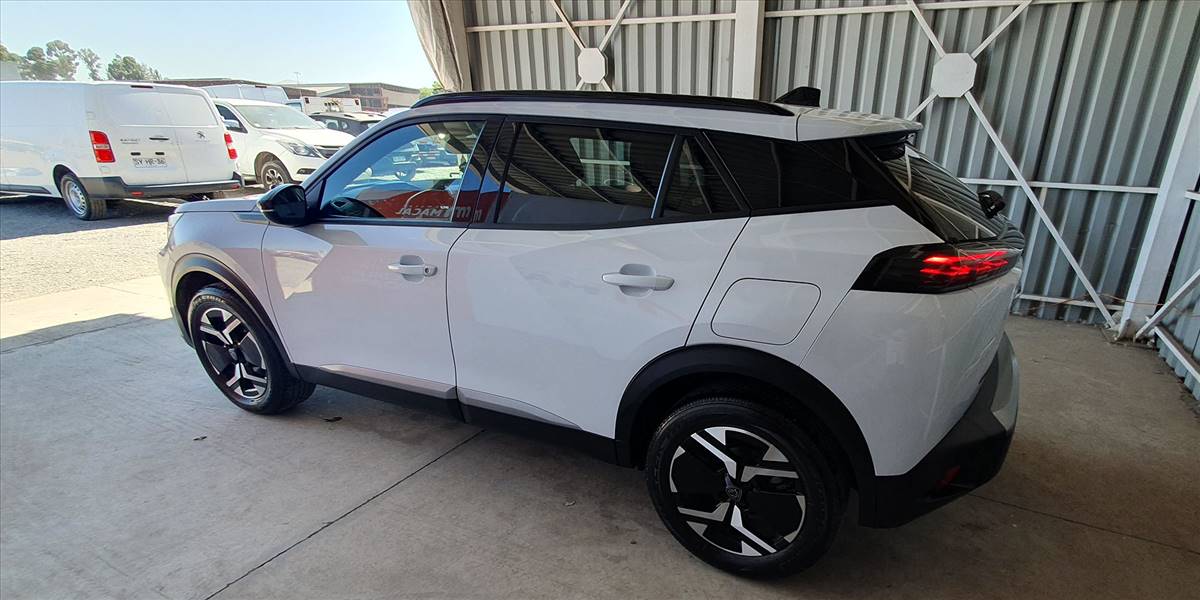 PEUGEOT 2008 BLUE HDI 130 EAT8 1.5 AUT - Imagen 10
