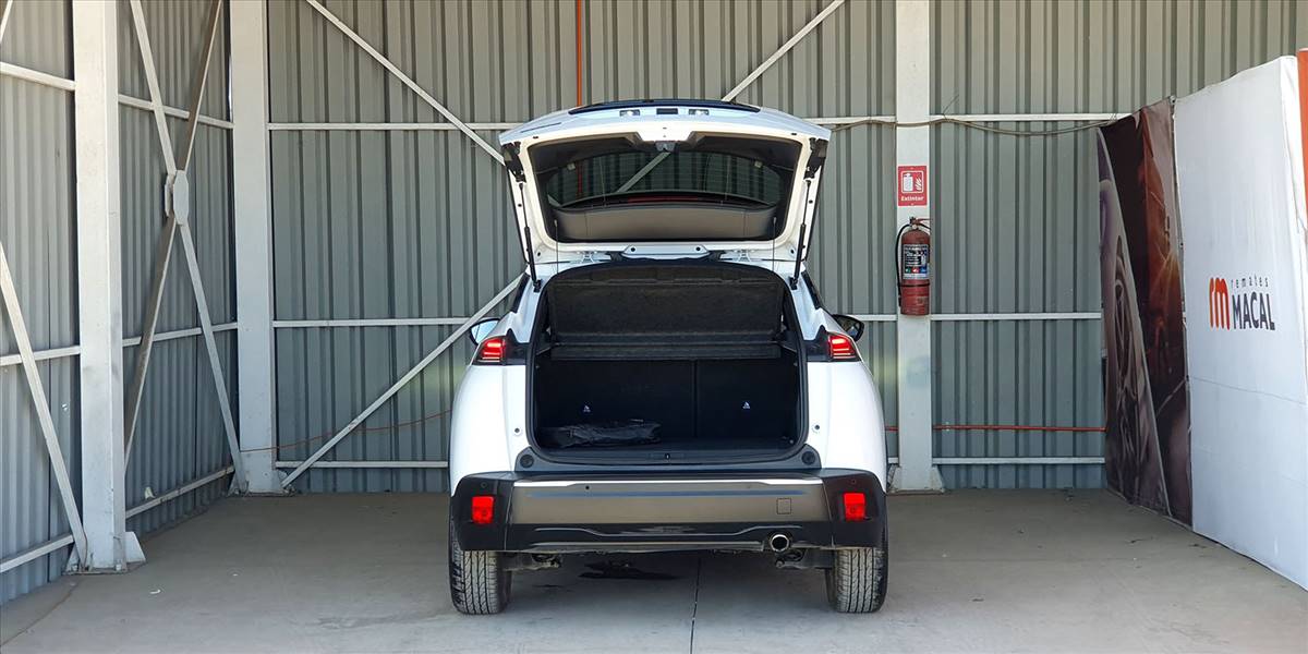 PEUGEOT 2008 BLUE HDI 130 EAT8 1.5 AUT - Imagen 13