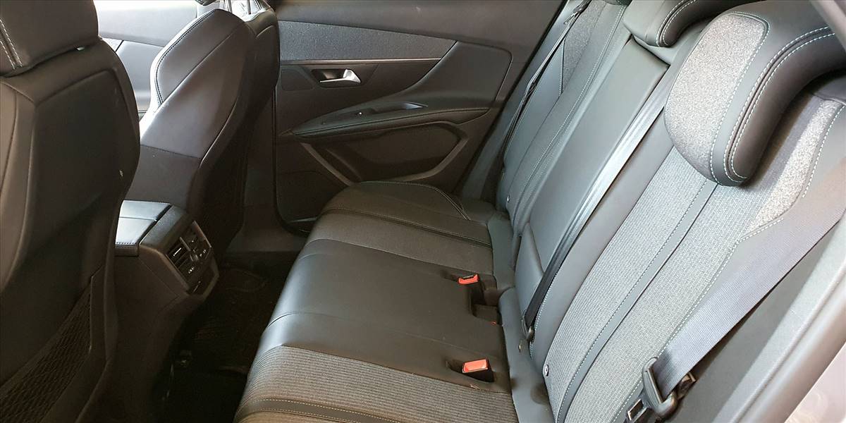 PEUGEOT 3008 BLUE HDI 130 EAT8 1.5 AUT - Imagen 26