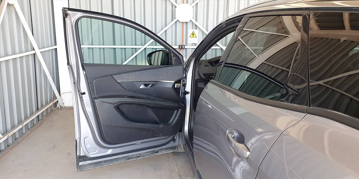 PEUGEOT 3008 BLUE HDI 130 EAT8 1.5 AUT - Imagen 27