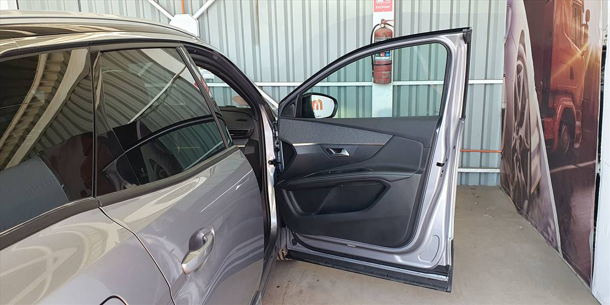 PEUGEOT 3008 BLUE HDI 130 EAT8 1.5 AUT - Imagen 28