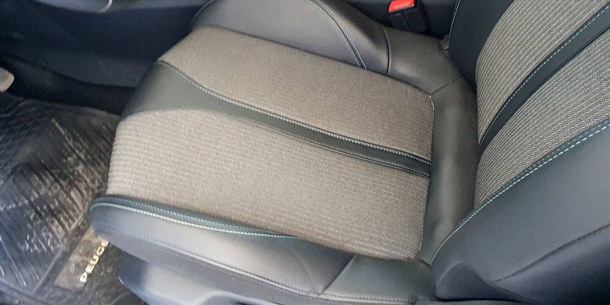 PEUGEOT 3008 BLUE HDI 130 EAT8 1.5 AUT - Imagen 35